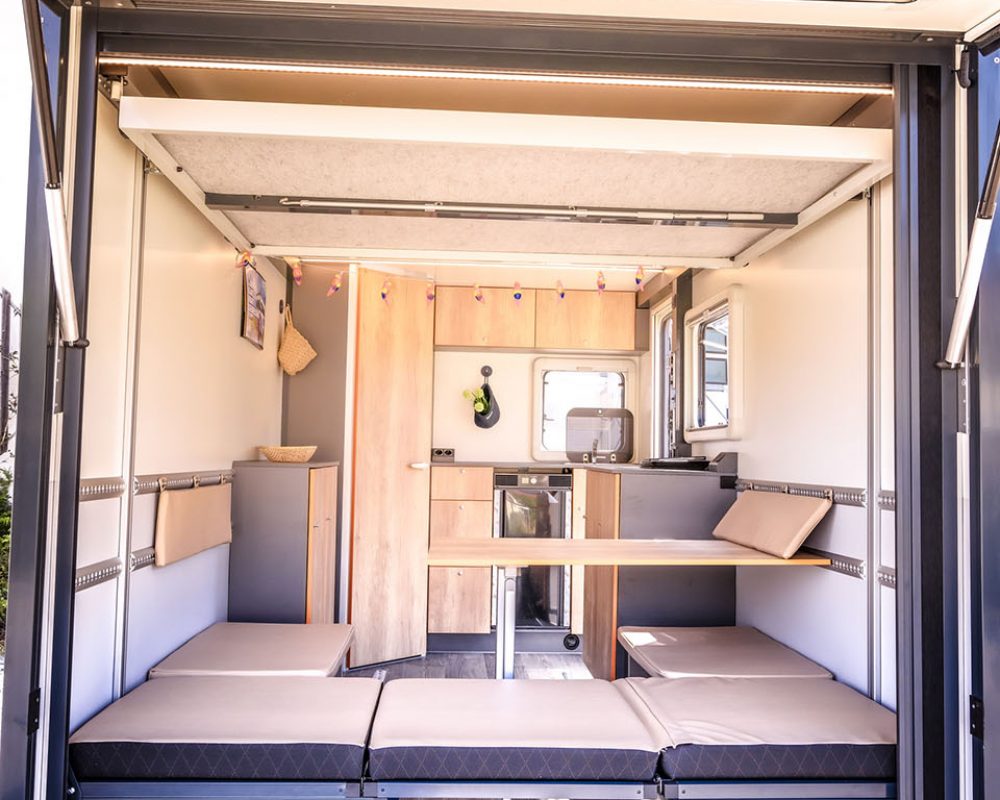 ADVENTURE beige Sofalounge ausgezogen