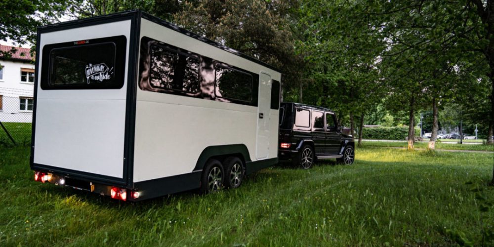 Weißer ADVENTURE Tandem schräg hinten