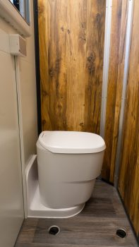 Innenbilder gelbe Absetzkabine-4