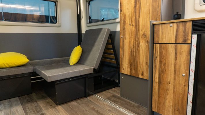 Innenbilder gelbe Absetzkabine