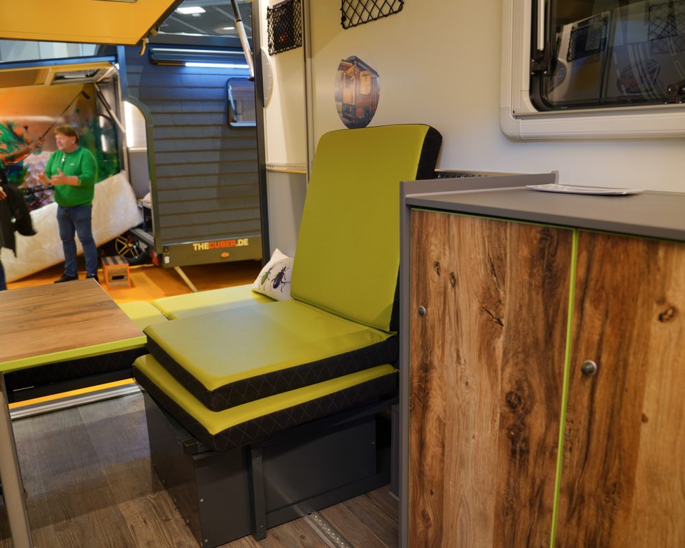 ADVENTURE Sofalounge und Sideboard