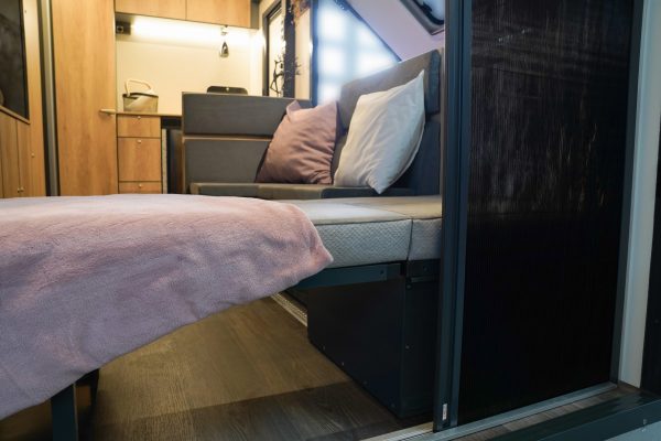 Rote Absetzkabine innen 10-02-26 LR -16