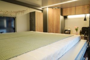 Rote Absetzkabine innen 10-02-26 LR -18