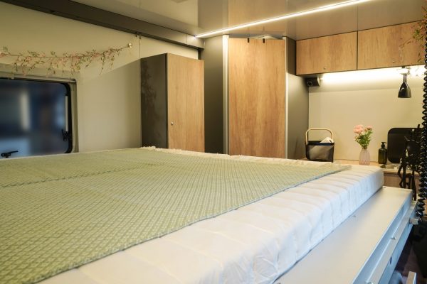 Rote Absetzkabine innen 10-02-26 LR -18