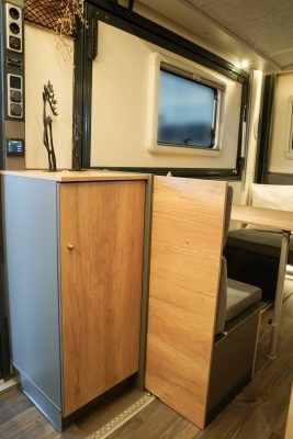 Rote Absetzkabine innen 10-02-26 LR -23