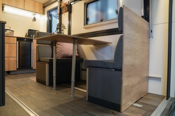 Rote Absetzkabine innen 10-02-26 LR -26