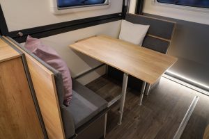 Rote Absetzkabine innen 10-02-26 LR -30