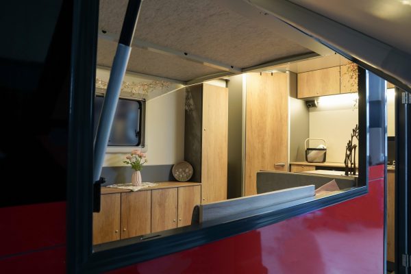 Rote Absetzkabine innen 10-02-26 LR -8