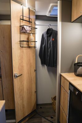 Rote Absetzkabine innen 10-02-26 LR -9