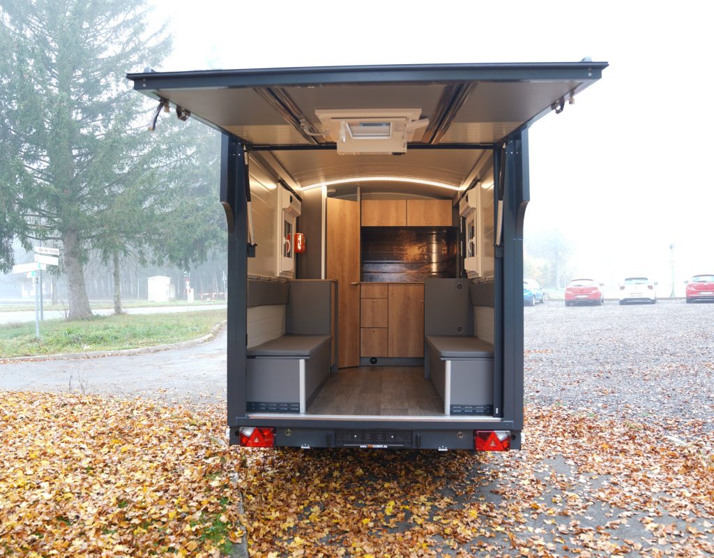 Peterwagen Forstwagen vorne Heckklappe offen